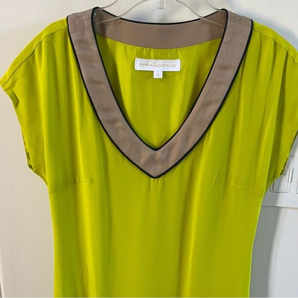 Ariana Rockefeller Silk Midi V Neck Dress in Chartreuse 0 NWOT - Picture 3 of 10